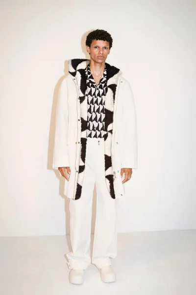 Look 11